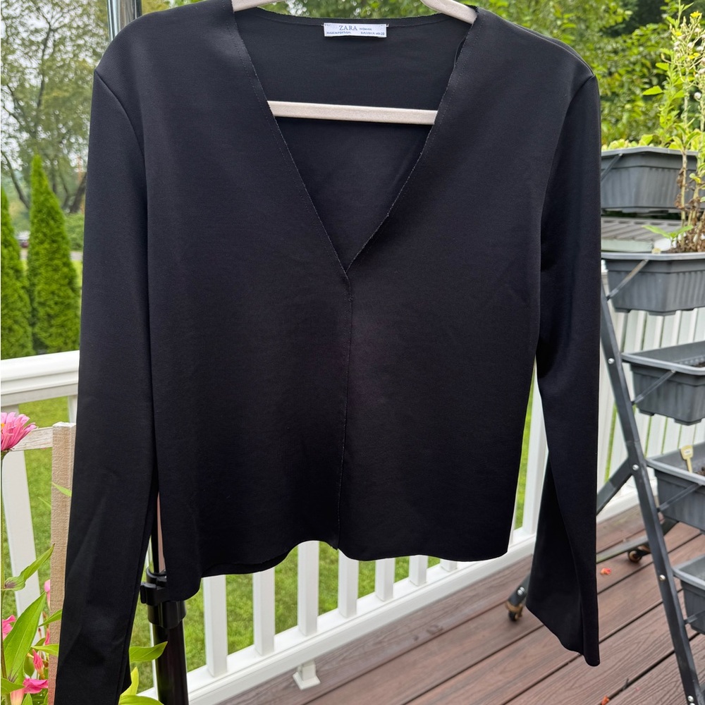 Zara Classic Black V-Neck Top - Size Medium